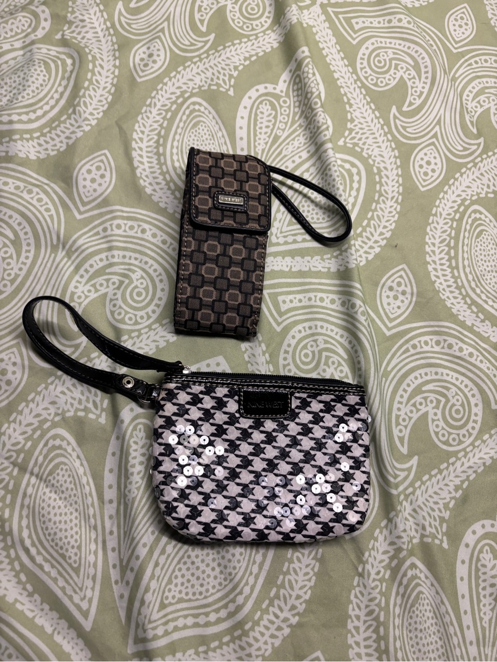 ✴️Nine West Sequin Houndstooth Wristlet and Gray Geometric Phone Pouch